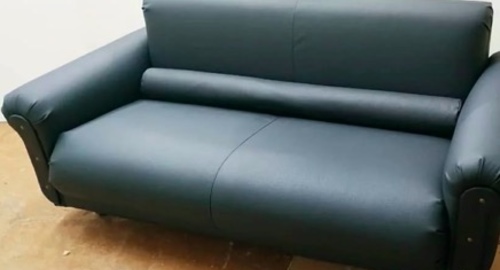 Обивка дивана на дому. Площадь Революции