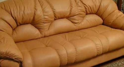 Перетяжка дивана кожей. Площадь Революции